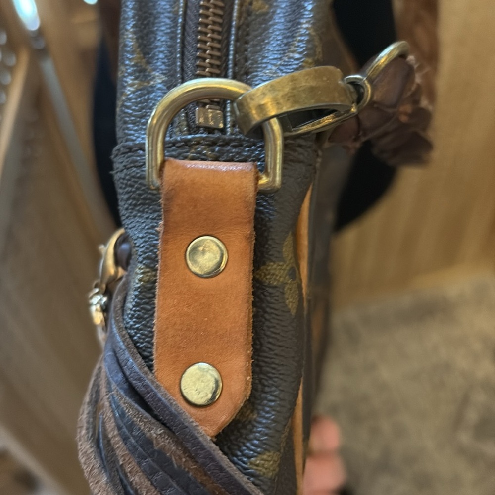 Louis Vuitton Brown Crossbody Bag with Fringe - Picture 8 of 15